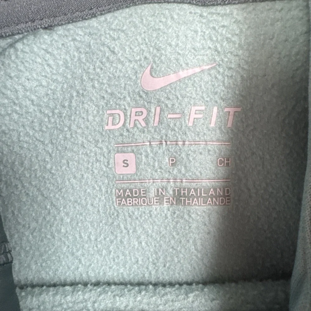Nike Therma Dri Fit Hoodie Women S Teal Swoosh Pullover Fleece Sweatshirt Logo
